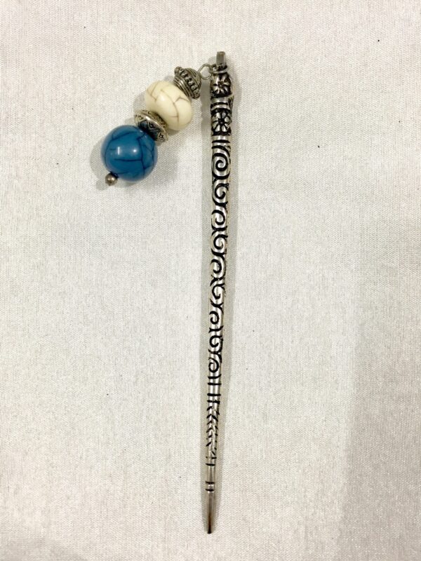 Hair stick with turquoise and white beads